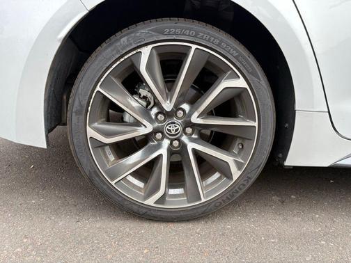 Classic Silver Metallic 2021 Toyota Corolla SE