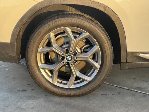 2025 BMW X4 xDrive30i