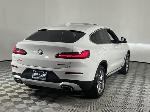 2025 BMW X4 xDrive30i