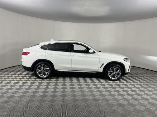 2025 BMW X4 xDrive30i