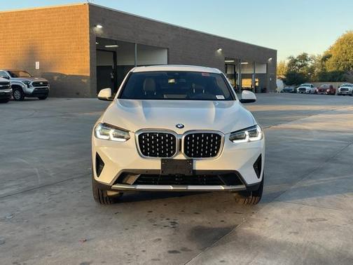 2025 BMW X4 xDrive30i