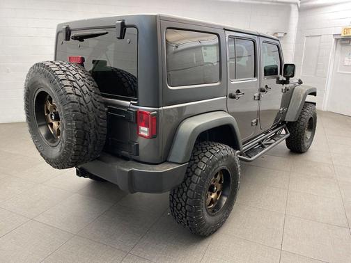 Crystal Metallic 2016 Jeep Wrangler Unlimited Rubicon