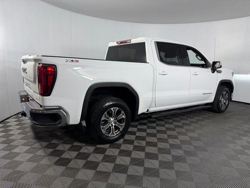 2024 GMC Sierra 1500 SLE