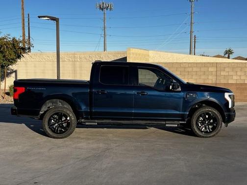 2022 Ford F-150 Lightning Platinum