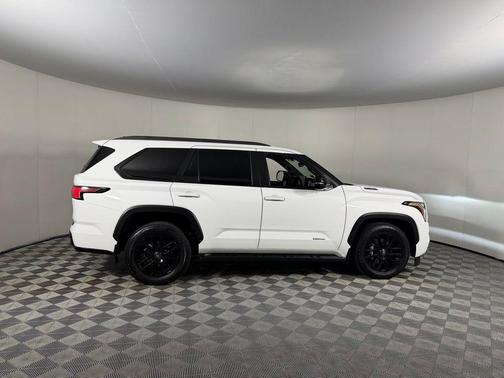 Ice 2025 Toyota Sequoia Limited