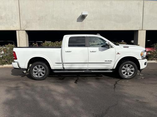 2020 RAM 2500 Limited Crew Cab 4X4 6'4' Box