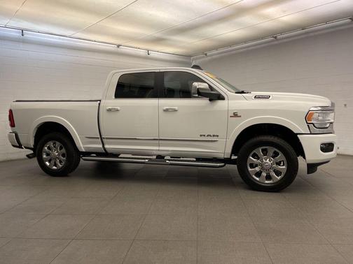 2020 RAM 2500 Limited Crew Cab 4X4 6'4' Box