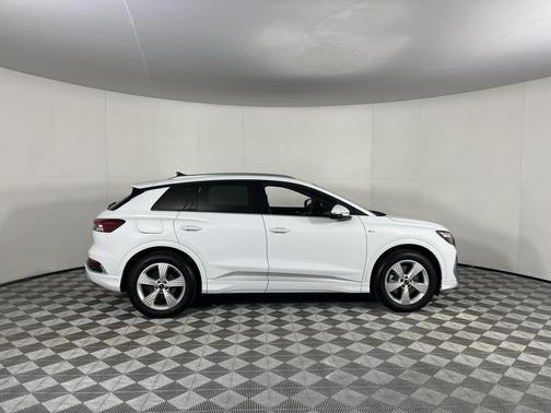 2024 Audi Q4 e-tron Premium Plus 55 quattro