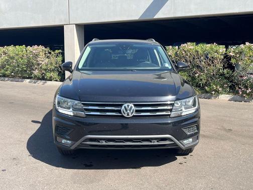 Deep Black Pearl 2020 Volkswagen Tiguan 2.0T SEL