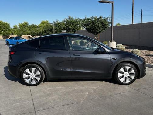 2024 Tesla Model Y Long Range Dual Motor All-Wheel Drive