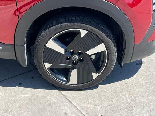 Scarlet Ember Tintcoat 2025 Nissan Kicks SR