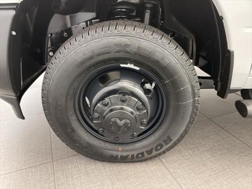 2025 RAM 3500 Tradesman Crew Cab 4x4 8' Box