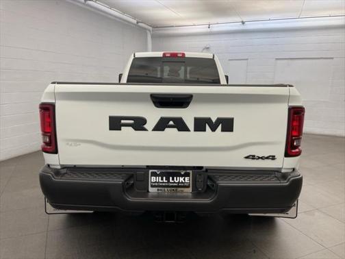 2025 RAM 3500 Tradesman Crew Cab 4x4 8' Box