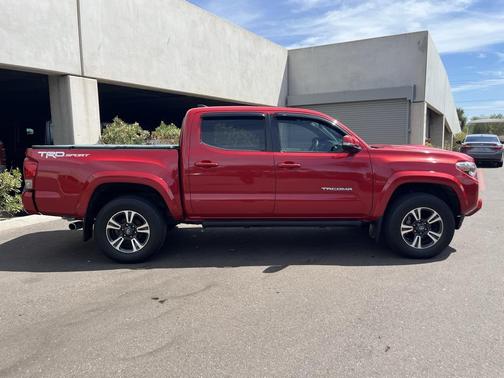 2017 Toyota Tacoma SR5