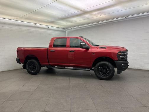 2025 RAM 2500 Tradesman Crew Cab 4x4 6'4' Box