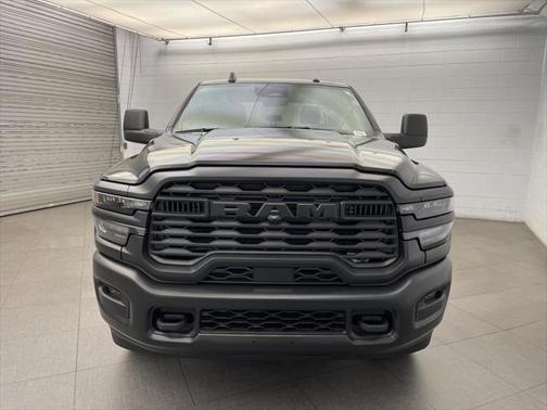 2025 RAM 2500 Tradesman Crew Cab 4x4 6'4' Box