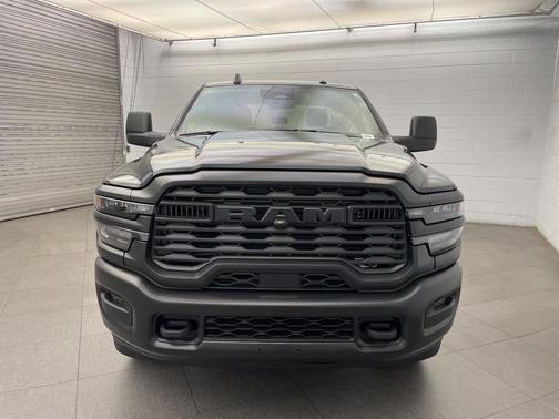 2025 RAM 2500 Tradesman Crew Cab 4x4 6'4' Box