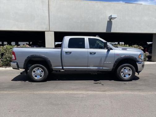 2020 RAM 2500 Tradesman Crew Cab 4X4 6'4' Box