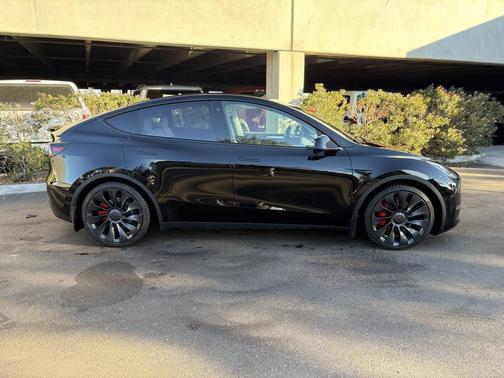 2022 Tesla Model Y Performance Dual Motor All-Wheel Drive