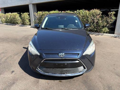Abyss 2017 Toyota Yaris iA Base