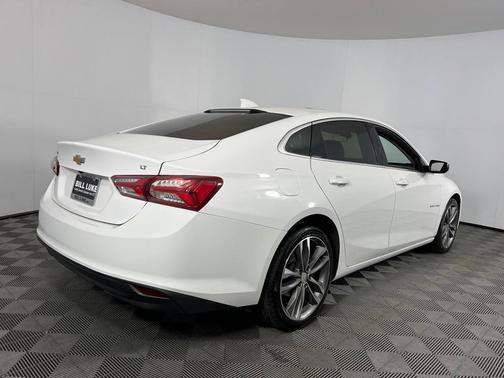 Photo 4 of 39 of 2021 Chevrolet Malibu LT