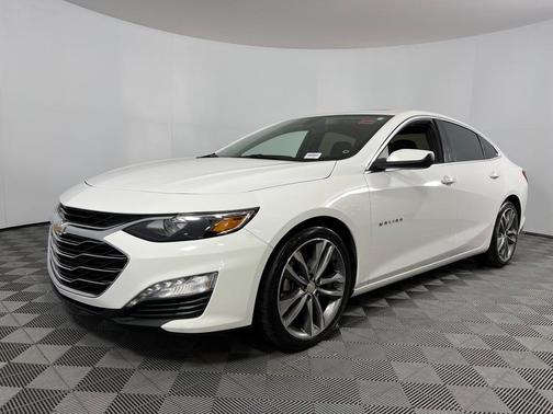 Photo 3 of 39 of 2021 Chevrolet Malibu LT