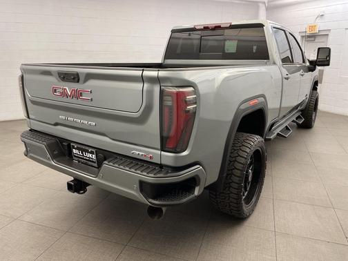 2024 GMC Sierra 2500 AT4