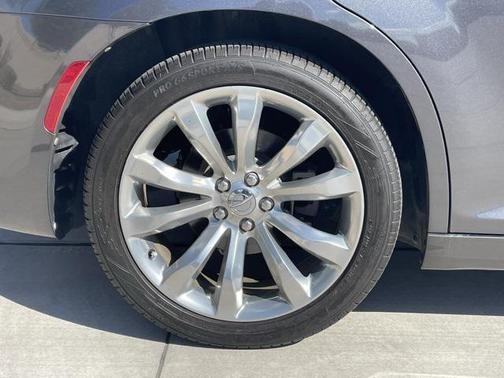 2019 Chrysler 300 Touring