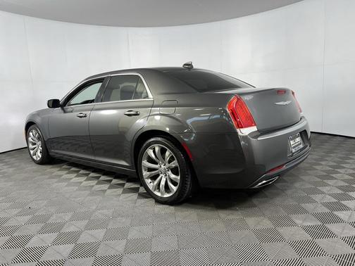 2019 Chrysler 300 Touring