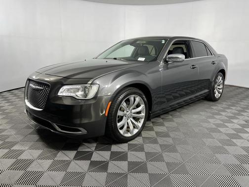 2019 Chrysler 300 Touring