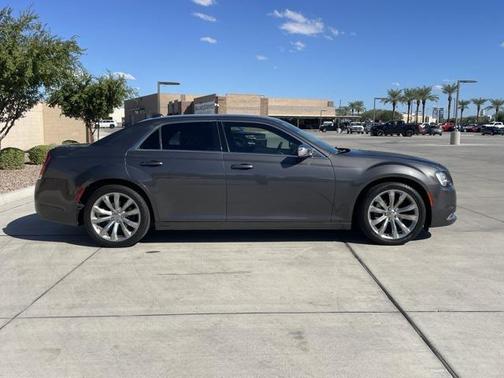 2019 Chrysler 300 Touring