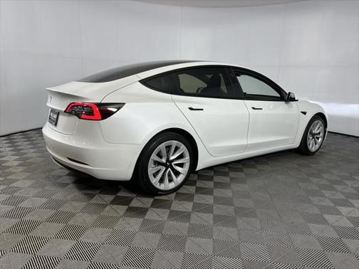 2022 Tesla Model 3 Standard Range