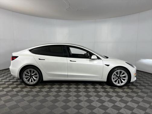 2022 Tesla Model 3 Standard Range