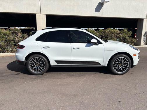 2018 Porsche Macan S