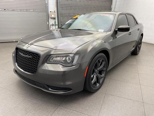 2023 Chrysler 300 Touring