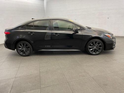 Midnight Black Metallic 2024 Toyota Corolla SE