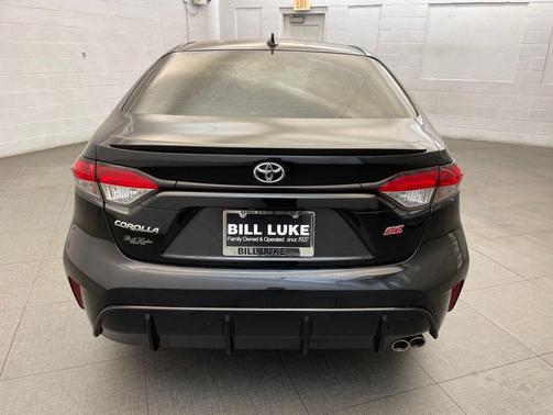 Midnight Black Metallic 2024 Toyota Corolla SE