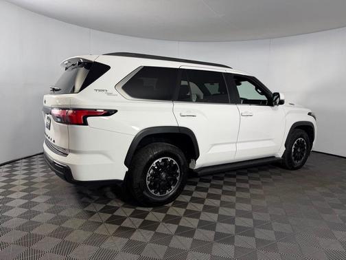 2026 Toyota Sequoia SR5