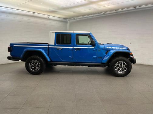 Hydro Blue Pearlcoat 2026 Jeep Gladiator Rubicon