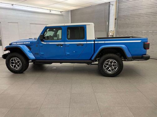 Hydro Blue Pearlcoat 2026 Jeep Gladiator Rubicon