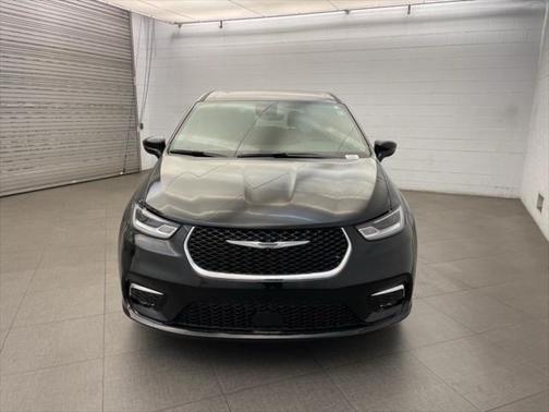 2025 Chrysler Pacifica L