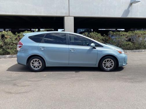 2016 Toyota Prius v Four