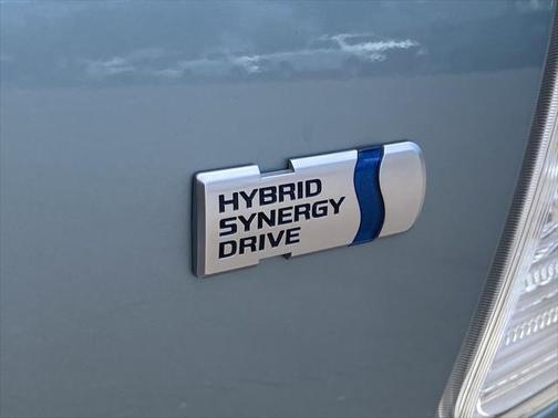 2016 Toyota Prius v Four