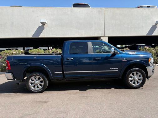 Patriot Blue Pearlcoat 2022 RAM 2500 Limited Crew Cab 4x4 6'4' Box
