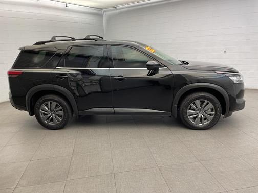 2022 Nissan Pathfinder SV 2WD