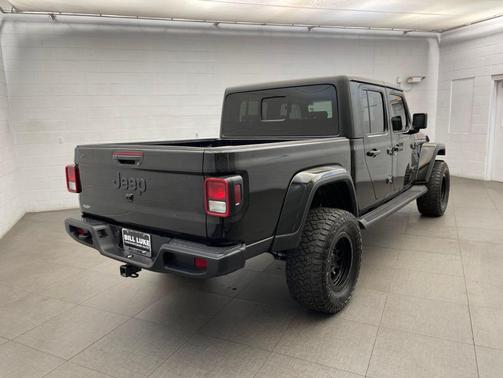 Black Clearcoat 2024 Jeep Gladiator Sport S