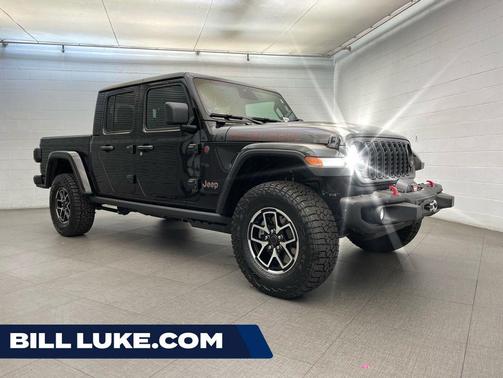 Black Clearcoat 2026 Jeep Gladiator Shadow Ops