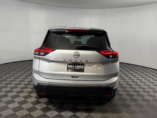 Brilliant Silver Metallic 2025 Nissan Rogue SV