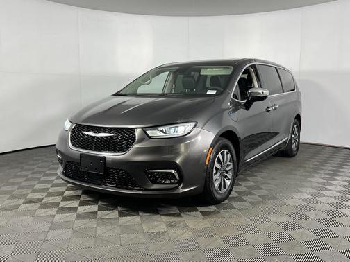 2023 Chrysler Pacifica Hybrid Limited