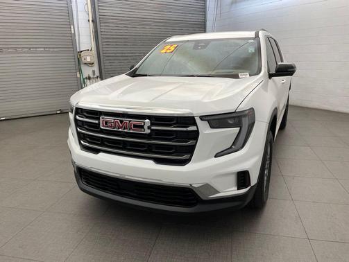 Summit White 2025 GMC Acadia FWD Elevation